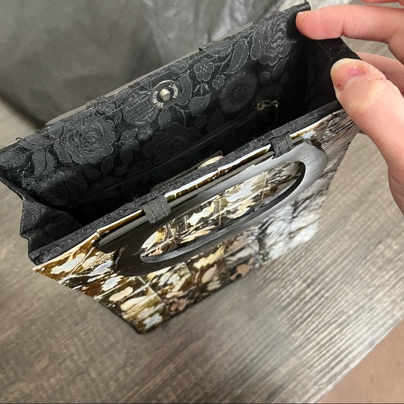 Vintage Twisted Orchid Mother of Pearl Shell Handbag - Picture 7 of 16